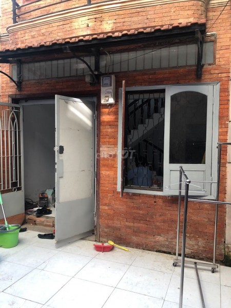 Mình cần cho thuê nhà rộng 100m2, 2 tầng, giá 8 triệu/tháng, hẻm 287 Nguyễn Xí, Bình Thạnh