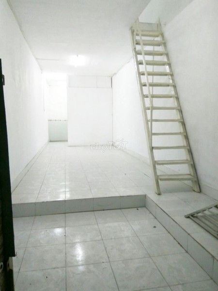 Trống nhà nguyên căn hẻm 76 Bà Hom, Quận 6, gần chợ Phú Lâm, dt 36m2, giá 6.49 triệu/tháng