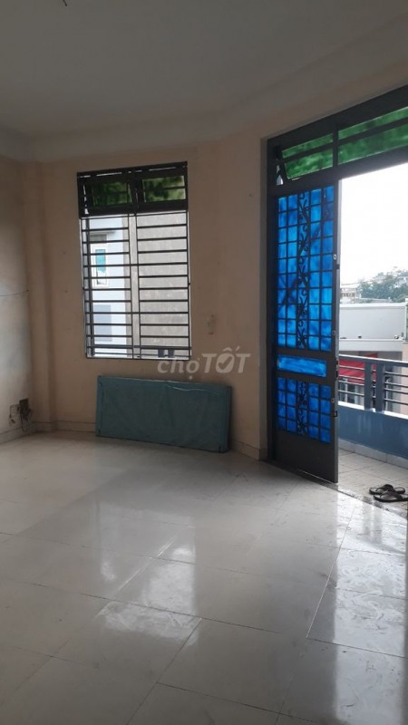Chủ cho thuê nhà 100m2, 4 tầng, đường 19/5, Quận Tân Phú, giá 20 triệu/tháng, 8 phòng