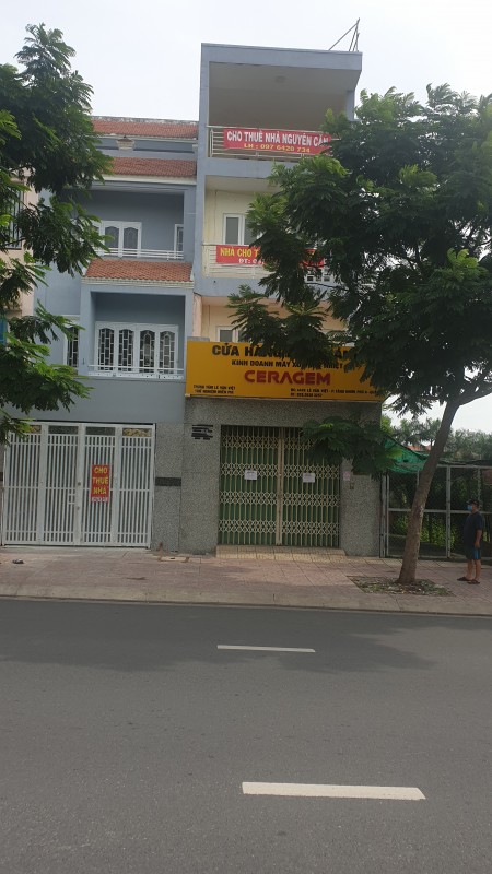 Cho thuê 2 nhà liền kề dt 9x20 mặt tiền Lê Văn Việt, Q9