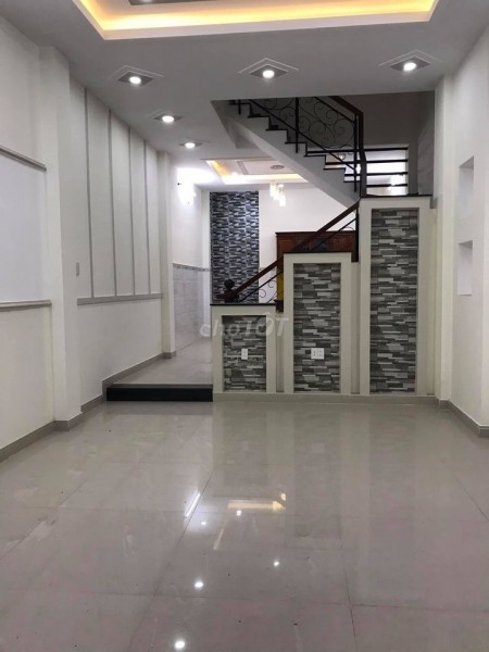 Cho thuê nhà rộng 90m2, nguyên căn đường số 8, Quận Thủ Đức, giá 12 triệu/tháng