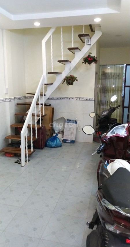 Cần cho thuê nhà rộng 33m2 (3x11), giá 8 triệu/tháng, hẻm Xô Viết Nghệ Tĩnh, Bình Thạnh