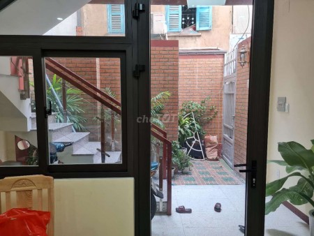 Nhà tại 26/11F Nguyễn Bỉnh Khiêm, Quận 1, 4 tầng đúc, cho thuê giá 20 triệu/tháng