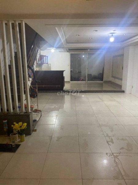Nhà đối diện chợ Hồ Trọng Quý, chủ cần cho thuê nhanh rộng 84m2, giá 22 triệu/tháng