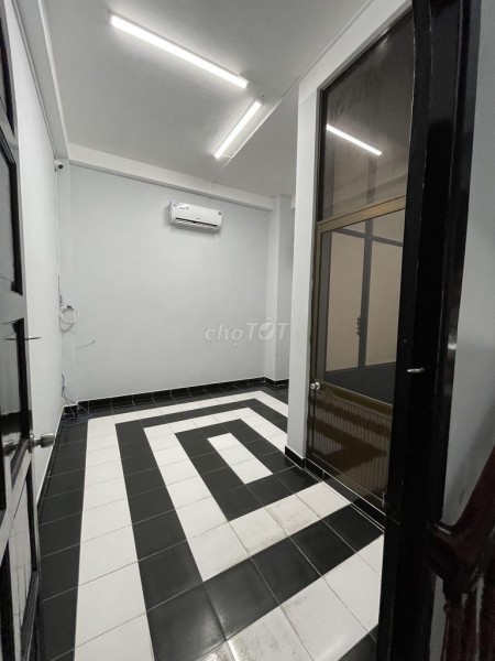 Nguyên căn cần cho thuê giá 10 triệu/tháng, dt 60m2, hẻm Lý Thường Kiệt, Quận 10