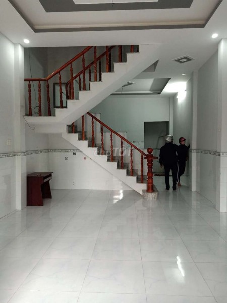 Cho thuê nhà rộng 60m2, 2 tầng đúc, giá 3.5 triệu/tháng, đường Liên Khu 123, Bình Chánh