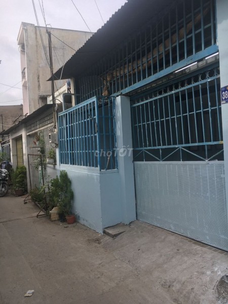 Mình có nhà hẻm 39/5B Xuân Thới Thượng, Hóc Môn, dtas 92m2, cấp 4, giá 5 triệu/tháng