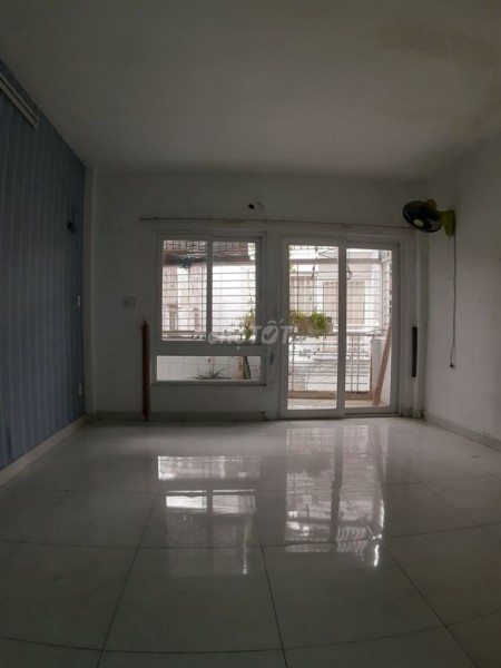 Trống nhà hẻm Nguyễn Xí, Quận Bình Thạnh cần cho thuê giá 13 triệu/tháng, dtsd 150m2