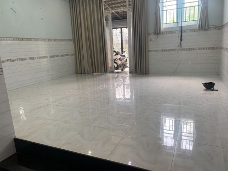 Nhà cấp 4 một trệt cần cho thuê giá 6 triệu/tháng, dtsd 121m2, đường Gò Cát, Quận 9