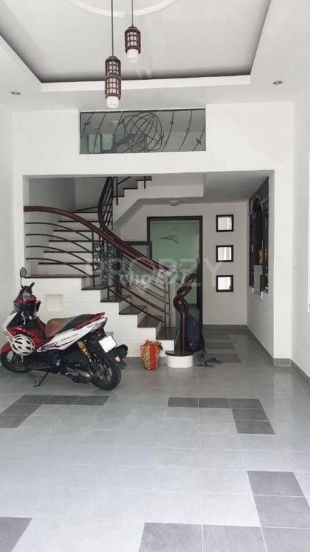 Cho thuê nhà làm căn hộ dịch vụ Quận Phú Nhuận, dt 60m2, 8 pn, giá 30 triệu, lh 0901886016