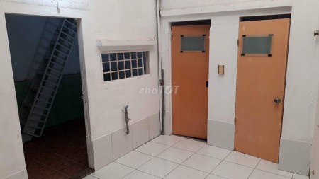 Nhà hướng Nam cần cho thuê 2 tầng, dt 80m2, hẻm 102/51/52 Lê Đức Thọ, giá 6.8 triệu/tháng