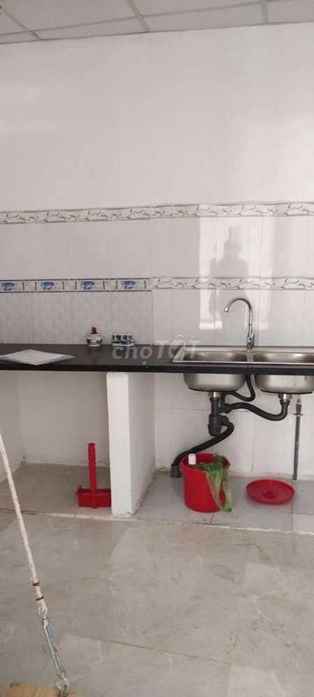 Đường số 8, Quận Thủ Đức cần cho thuê nguyên căn 5 triệu/tháng, dtsd 32m2, lhcc