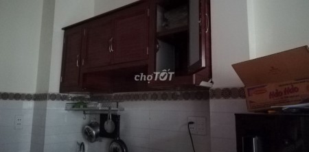Cần cho thuê nguyên căn 3 tầng, sân thượng, giá 8 triệu/tháng, dtsd 75, lh 0777565693