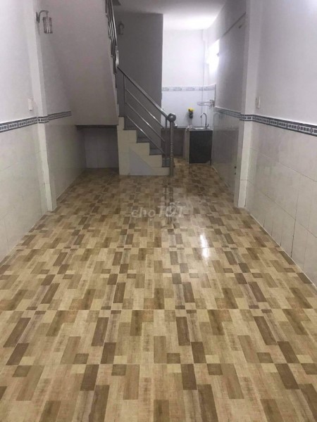 Mình có nhà rộng 27m2, 2 tầng cần cho thuê giá 6 triệu/tháng, hẻm 23/39/47 Hồ Thành Biên