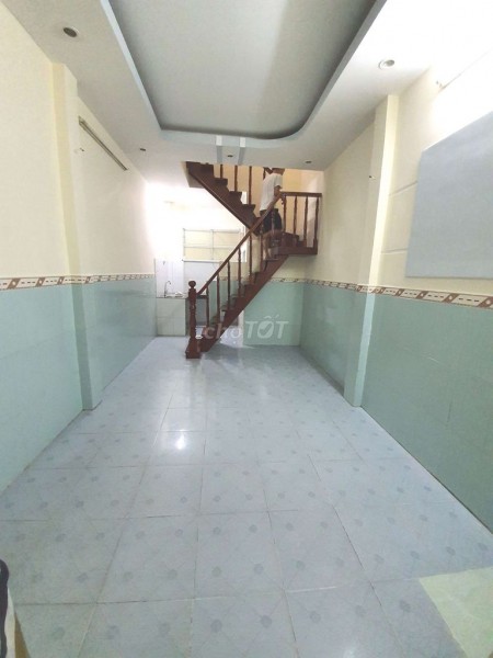 Trống nhà rộng 24m2 (3x8) Quận Tân Phú cho thuê giá 5 triệu/tháng, lh 0911678944