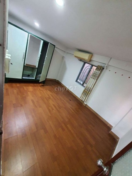 Còn trống nguyên căn Quận Tân Phú cần cho thuê giá 9 triệu/tháng, dtsd 120m2, lh 0903180128