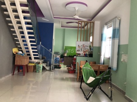 Cho thuê nhà 52m2, 2 tầng đúc đường Lã Xuân Oai, Quận 9, giá 7.5 triệu/tháng, nội thất đủ