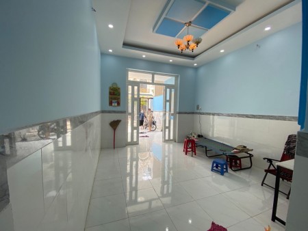 Đường Lê Văn Khương, Quận 12 cần cho thuê nhà rộng 90m2, giá 8 triệu/tháng, lhcc