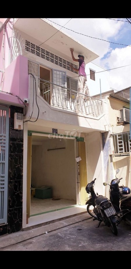 Nguyên căn 2 lầu đúc, dtsd 35m2, mt 55 Ngô Thời Nhiệm, Phú Nhuận, giá 14.8 triệu/tháng