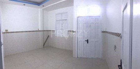 Đường Nguyễn Văn Linh, Bình Chánh cần cho thuê nhà 120m2, giá 10 triệu/tháng, 2 tầng