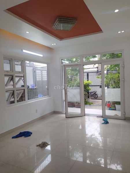 Chủ cần cho thuê nhà rộng 75m2 (5mx15m), giá 13 triệu/tháng, hẻm Nguyễn Duy Trinh, Quận 2