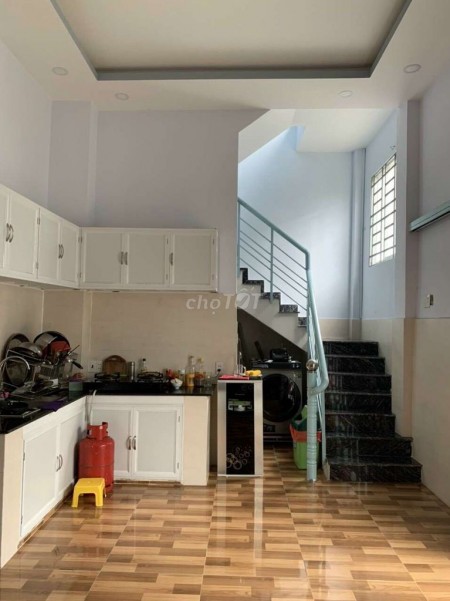 Nhà rộng 44m2, 2 tầng đúc, giá 6.5 triệu/tháng, hẻm 28 Tam Bình, Thủ Đức