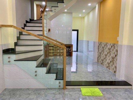 Vị trí hẻm 2/28 Cô Giang, Quận Phú Nhuận cho thuê nhà 12 triệu, dt 38m2, 3 tầng