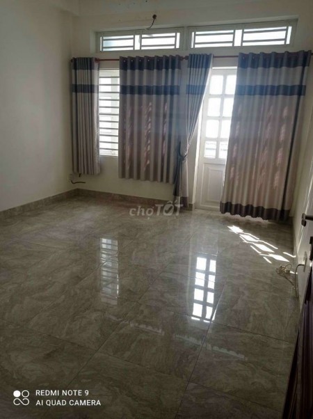 Chính chủ cần cho thuê 3 tầng đúc, dt 48m2, còn mới, hẻm đường 18, Bình Tân, giá 10 triệu/tháng