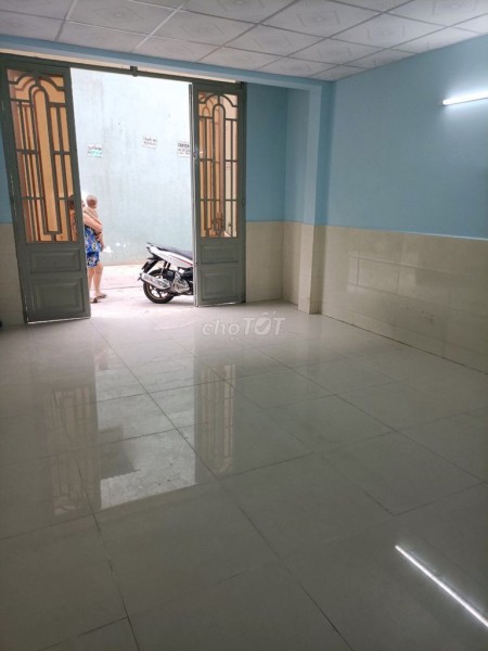 Chủ có nhà rộng 40m2, cần cho thuê 2 pn, giá 5 triệu/tháng, hẻm 730 Hương Lộ 2