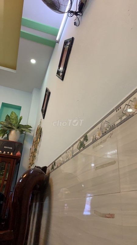 Cho thuê nhà rộng 140m2, 4 tầng đúc, giá 8.5 triệu/tháng, đường số 22, Quận Bình Tân