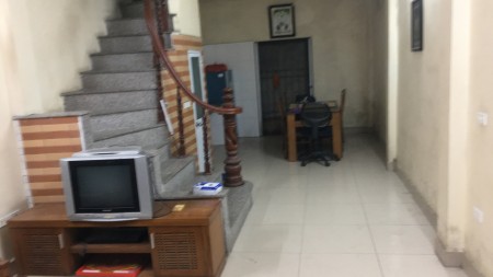 Cho thuê nhà nguyên căn. 3 ngủ, 3 vệ sinh, 1 phòng khách, 1 bếp, 120m2, 3 phòng ngủ, 3 toilet