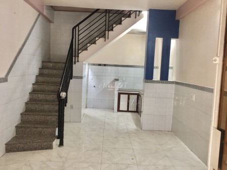 Đỗ Công Tường, Quận Tân Phú cần cho thuê 2 tầng đúc, giá 6 triệu/tháng, dtsd 30m2, chính chủ