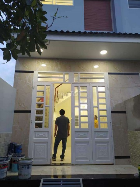 Nhà tống cần cho thuê nhanh giá 5,5 triệu/tháng, dt 65m2, hẻm Bà Điểm 4, Hóc Môn