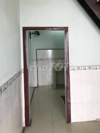 Nhà chính chủ cần cho thuê rộng 18m2, 2 tầng, giá 6 triệu/tháng, hẻm Phan Xích Long, Phú Nhuận