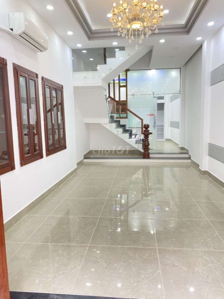 Có nhà hẻm thông 1 trệt, 2 lầu đúc, dtsd 90m2, giá 15 triệu/tháng, đc Thống Nhất, Gò Vấp
