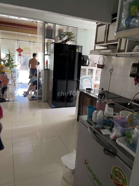 Nhà 1 trệt, 1 lầu đúc kiên cố, có 3 PN, đường Tân Thới Hiệp 21, Quận 12, giá 6 triệu/tháng