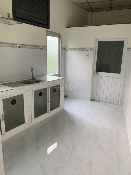 Cho thuê nhà rộng 40m2, cấp 4 đúc kiên cố, hẻm 50 đường 160 Quận 9, giá 3.5 triệu/tháng