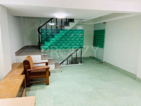 Trống nhà nguyên căn rộng 32m2, 3 tầng, giá 11 triệu/tháng, hẻm Trường Sa, Quận 3