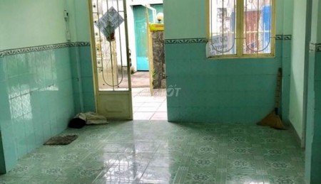 Nhà rộng 50m2, có gác lửng, cấp 4 một trệt, giá 4 triệu/tháng, hẻm 118 Bùi Văn Ba, Quận 7