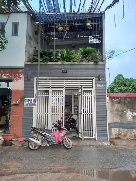 Cho thuê nhà hẻm nhà sách Nguyễn Văn Cừ đường Võ Văn Vân, hẻm thông, dt 52m2