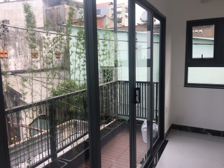Cho thuê nhà nguyên căn quận Bình Thạnh rộng 80m2, giá 11 triệu/tháng