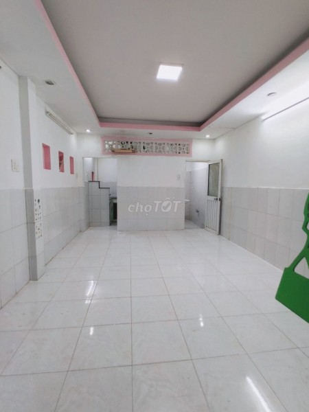 Hẻm khu dân trí cao Tân Bình cho thuê nhà 24.5m2, 2 tầng đúc, giá 5 triệu/tháng, lh 0909118706