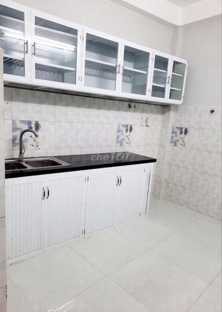 Mình có nhà 1 trệt, 3 lầu hẻm Điện Biên Phủ Quận 3 cần cho thuê 11 triệu/tháng, dt 24.5m2