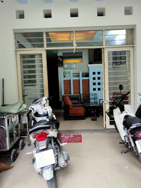 Cho thuê nhà mặt tiền Phường 6 DT rộng, giá rẻ. Nội thất như hình