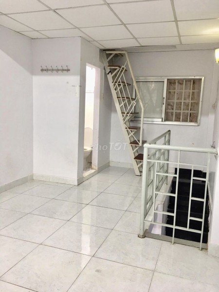 Cho thuê nhà phường 14, Gò Vấp rộng 21m2, 2 tầng đúc bê tông, giá 4.5 triệu/tháng