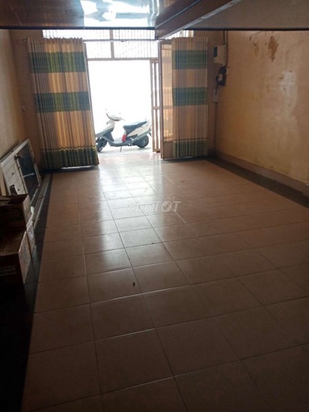 Trống nhà 35m2, 1 trệt 1 lầu đúc còn mới cần cho thuê đường Phạm. Hùng, Quận 8, giá 5 triệu