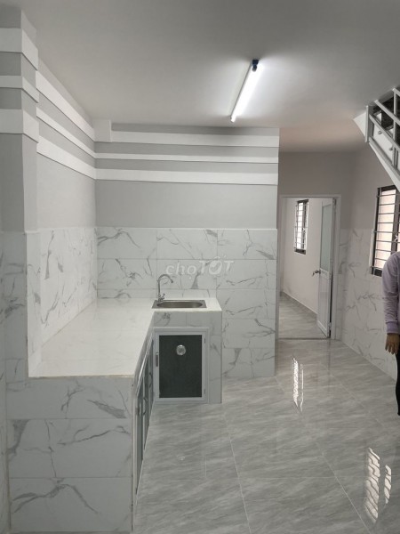 Có nhà hẻm 874 Xa Lộ Hà Nội, Quận 9 cần cho thuê nhà 2 tầng đúc, giá 5 triệu/tháng, dt 80m2