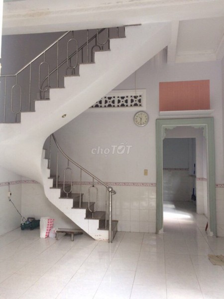 Trống nhà nguyên căn Quận 8, dtsd 89m2, 2 lầu, giá 6 triệu/tháng, lh 0382181583