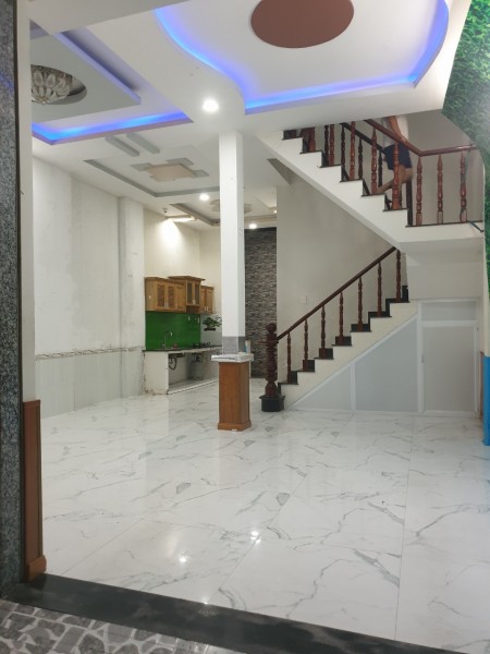 Cho thuê nhà nguyên căn 1 lầu 3PN, 3WC Hẻm Phan Văn Hớn, Hóc Môn giá 9 triệu, 168m2, 3 phòng ngủ, 3 toilet