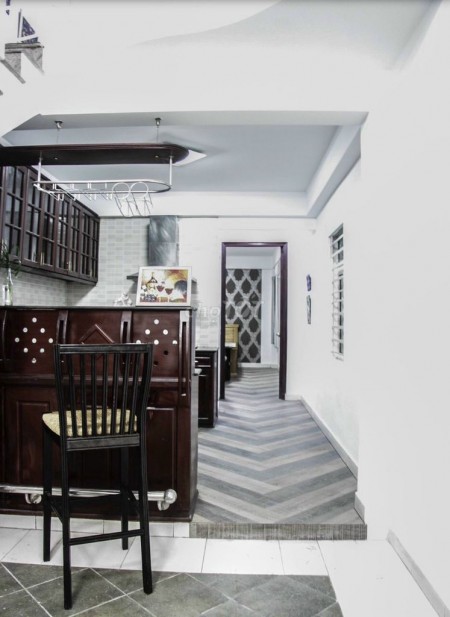 Trống nhà rộng 52m2, 4 tầng đúc kiên cố, thuê dài hạn, dt 52m2, hẻm 69 Nguyễn Văn Lạc, Bình Thạnh